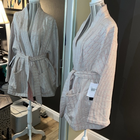 🛑 1 hour sale. Nike, yoga therma m-fit luxe, reversible, cozy and elegant - Picture 2 of 10